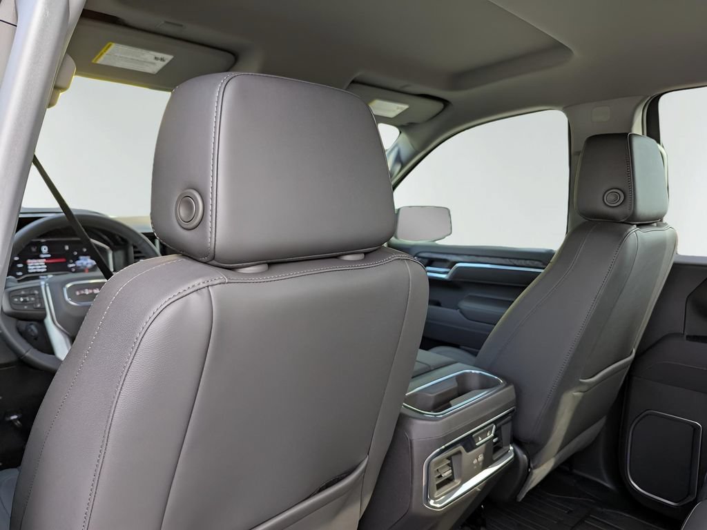 Used 2025 GMC Sierra 1500 SLT AWD/4WD image 9