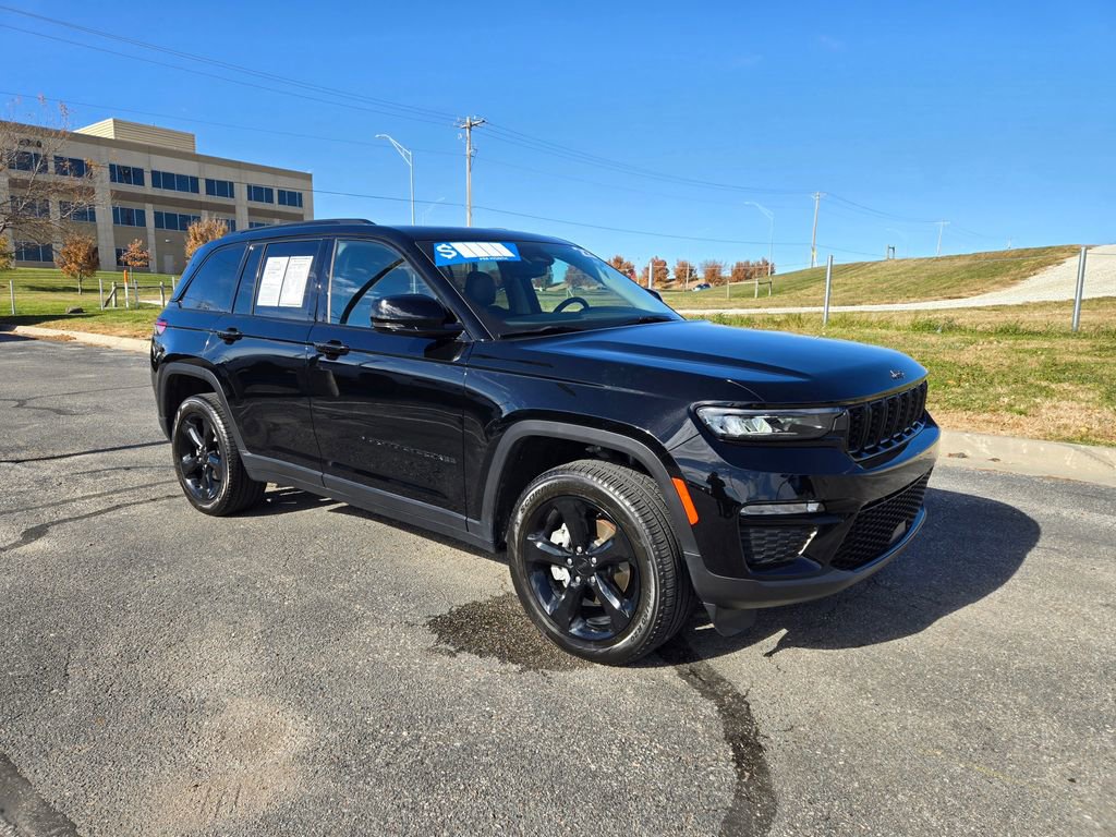 Used 2023 Jeep Grand Cherokee Limited w/ Black Appearance Package