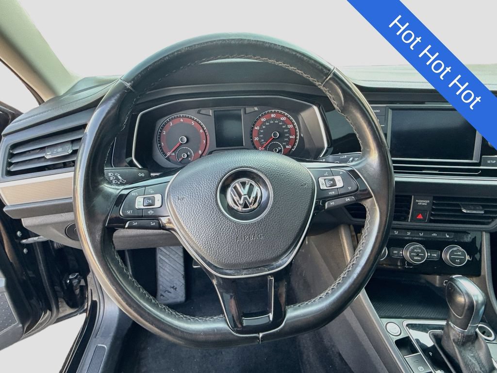 Used 2019 Volkswagen Jetta SE w/ Cold Weather Package FWD image 10