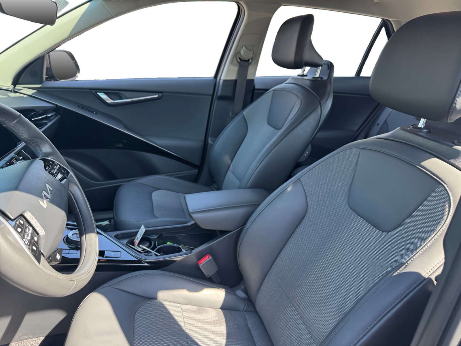 Used 2024 Kia Niro Wind FWD image 9
