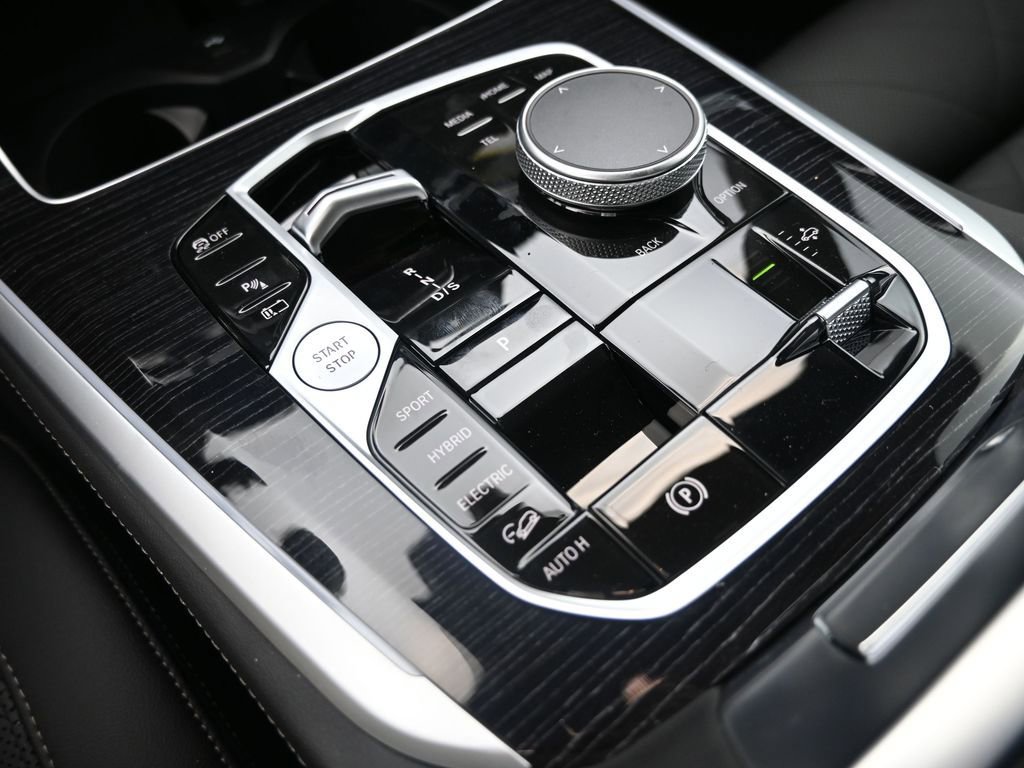 New 2026 BMW X5 xDrive50e AWD/4WD image 16