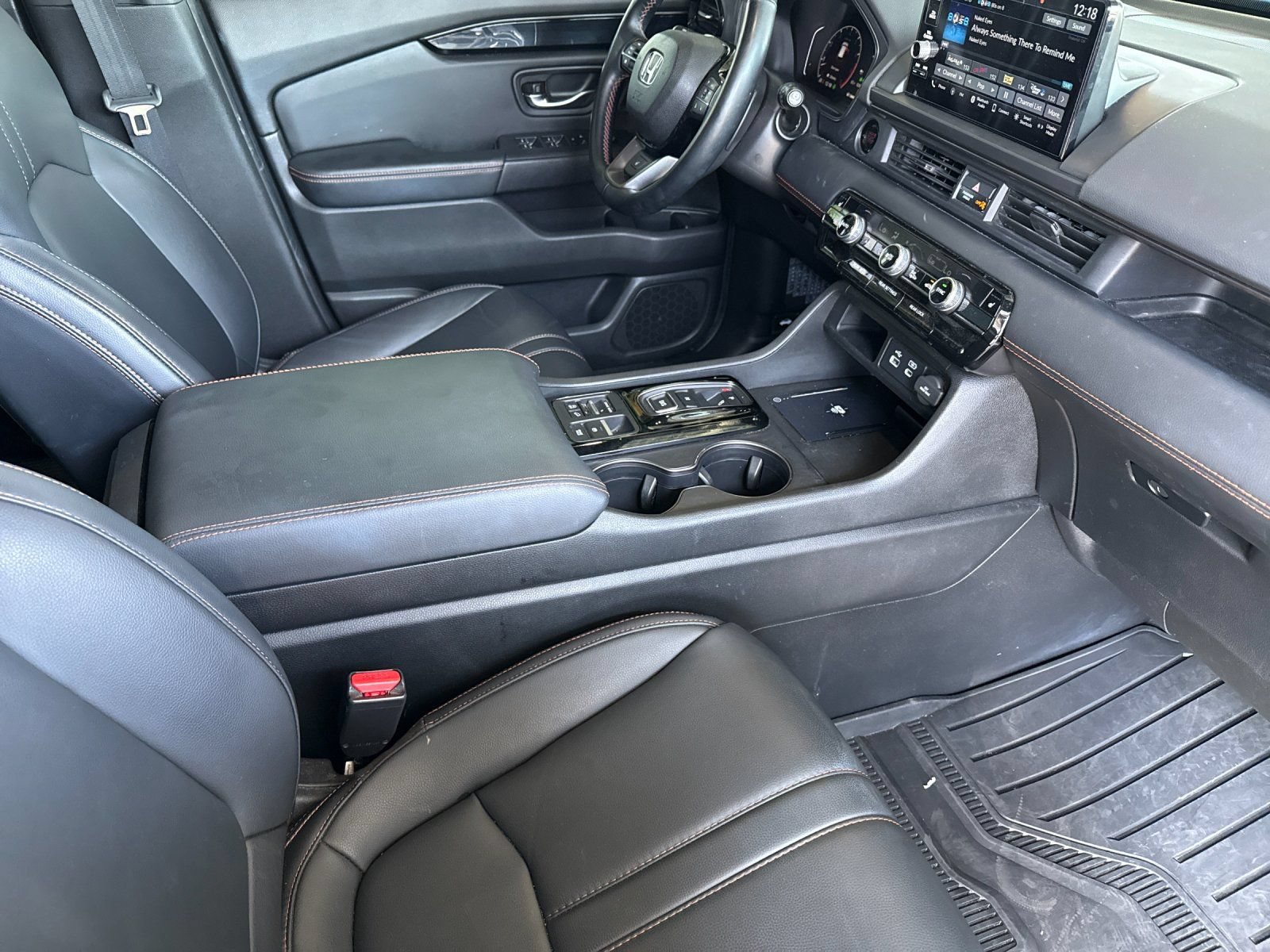 Used 2025 Honda Pilot TrailSport image 16