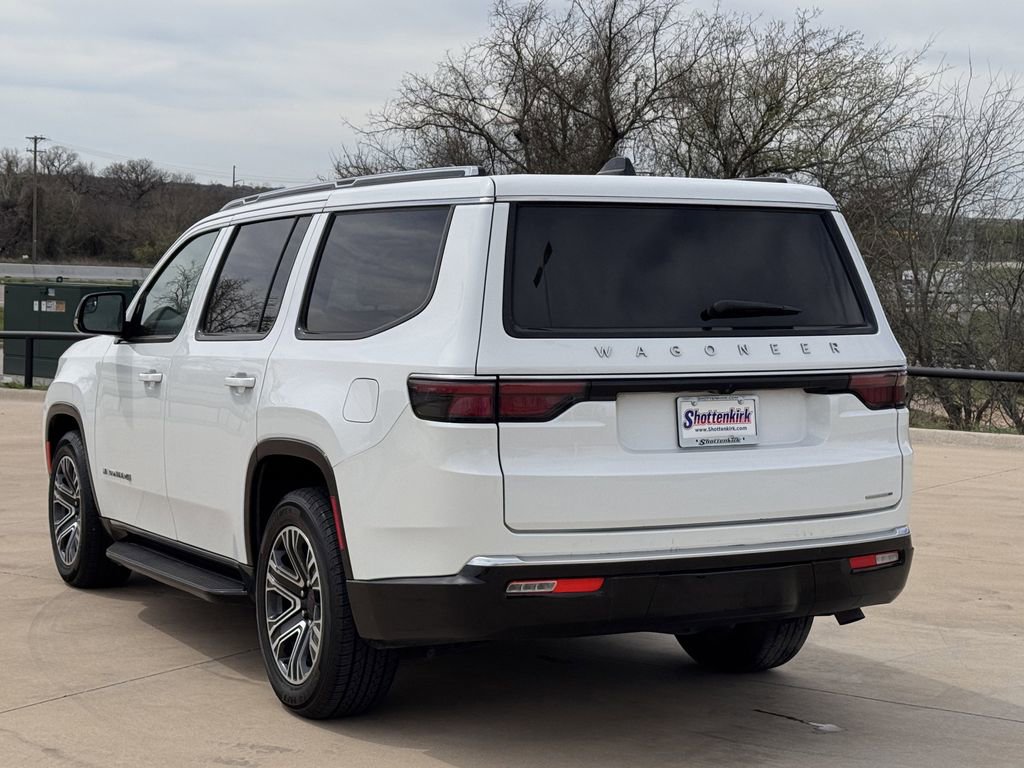 Used 2024 Jeep Wagoneer Series II w/ Flexible Seating Group image 4