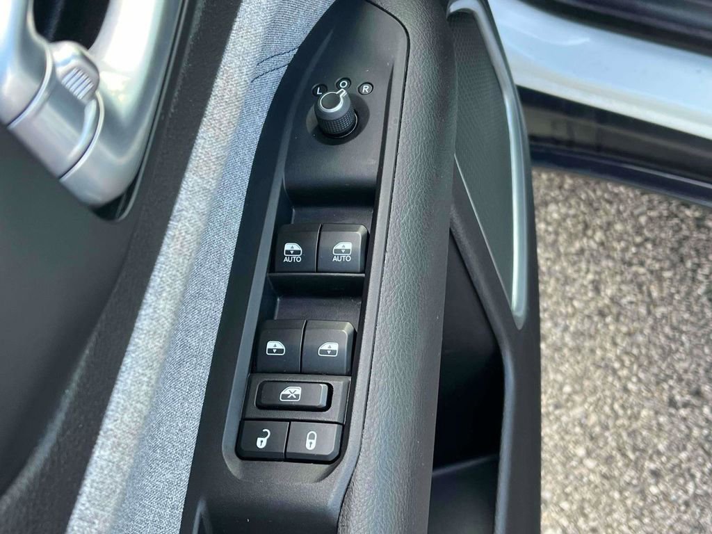 Used 2024 Jeep Compass Latitude AWD/4WD image 14