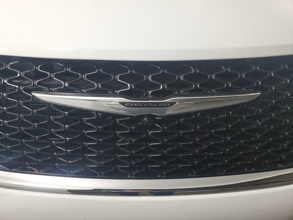 New 2026 Chrysler Pacifica Select image 10