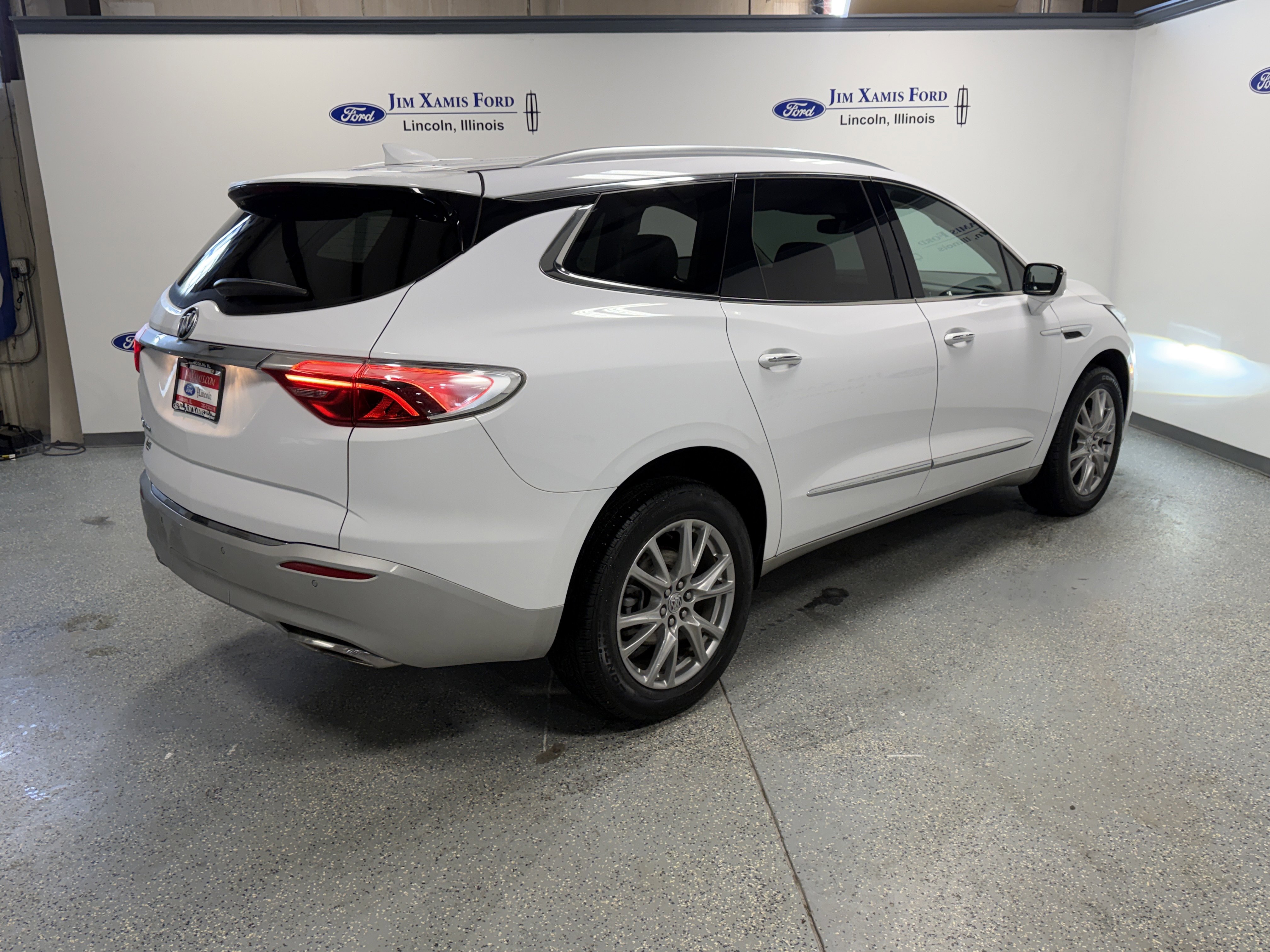 Used 2023 Buick Enclave Essence w/ Experience Buick Package image 6