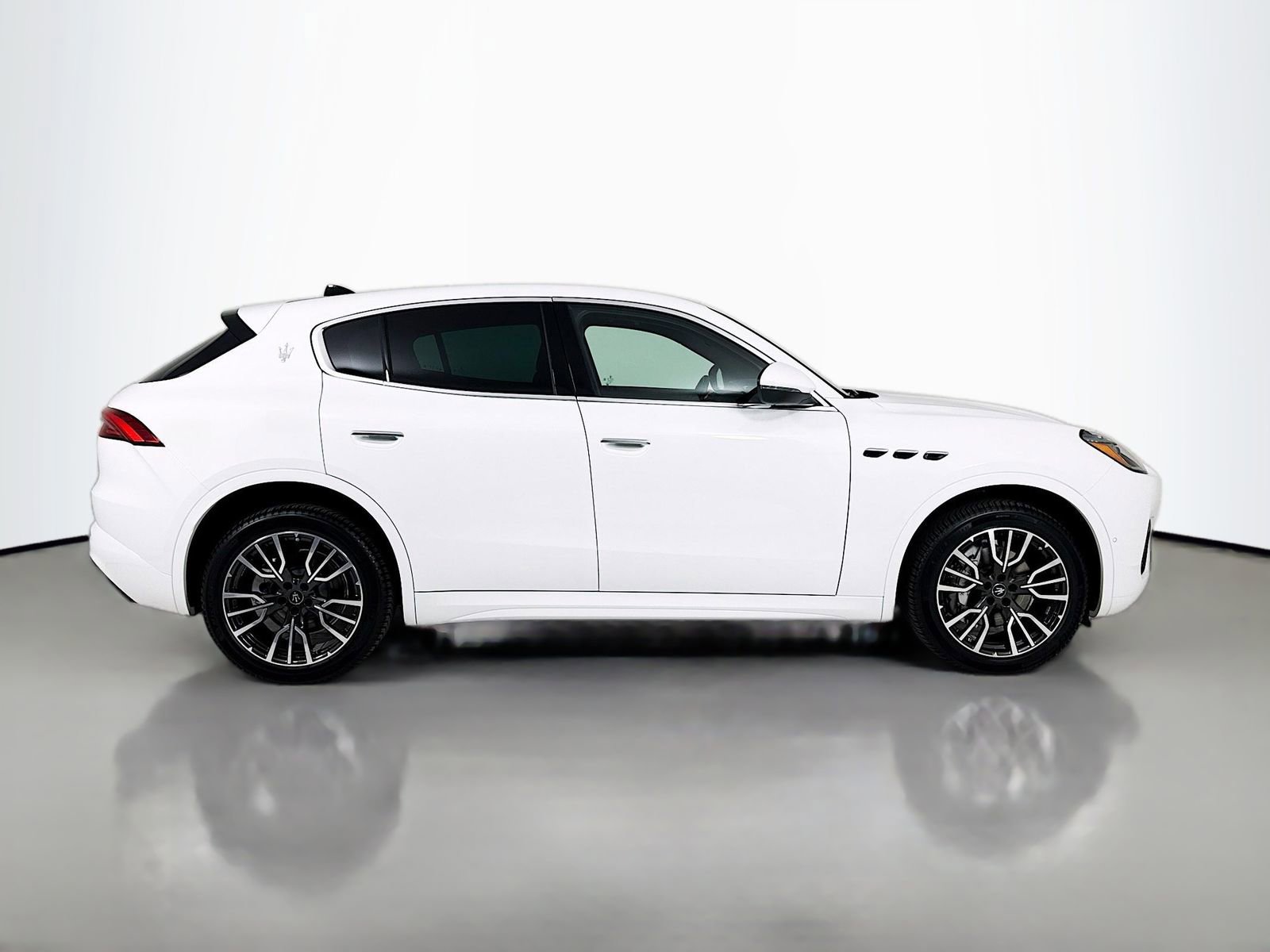 Used 2025 Maserati Grecale GT AWD/4WD image 9
