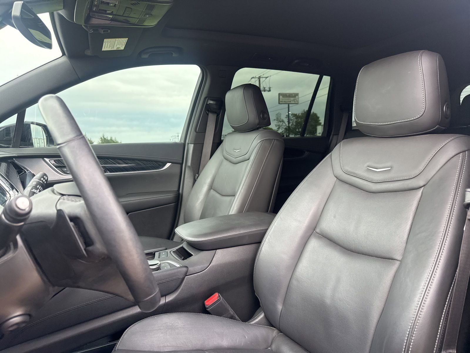 Used 2023 Cadillac XT6 Premium Luxury image 13