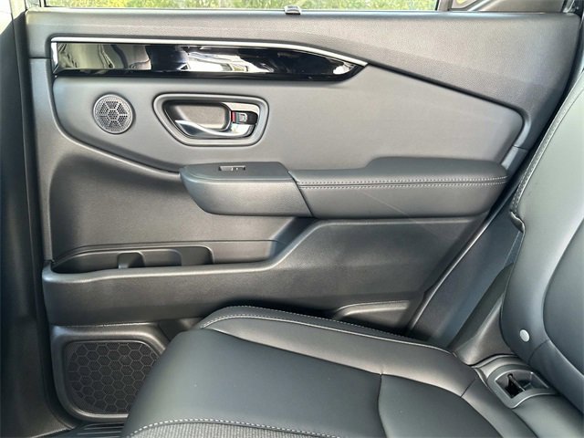 New 2025 Honda Pilot Touring image 15