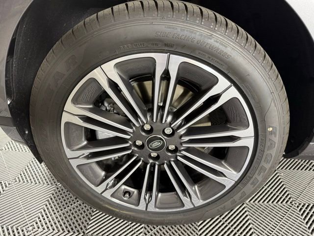 Certified 2026 Land Rover Range Rover Evoque S image 11