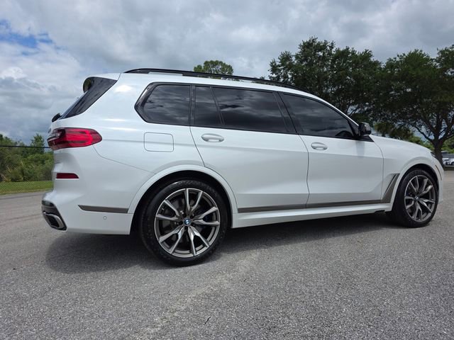 Used 2021 BMW X7 M50i image 3
