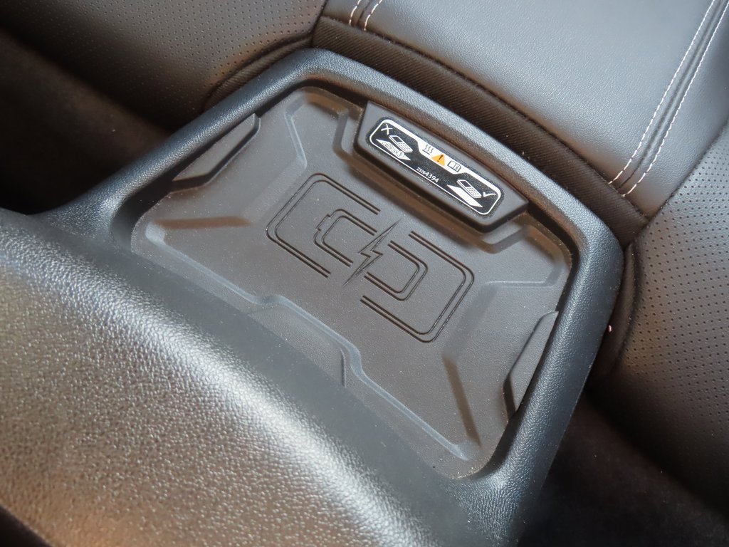 Used 2017 Chevrolet Camaro SS image 11