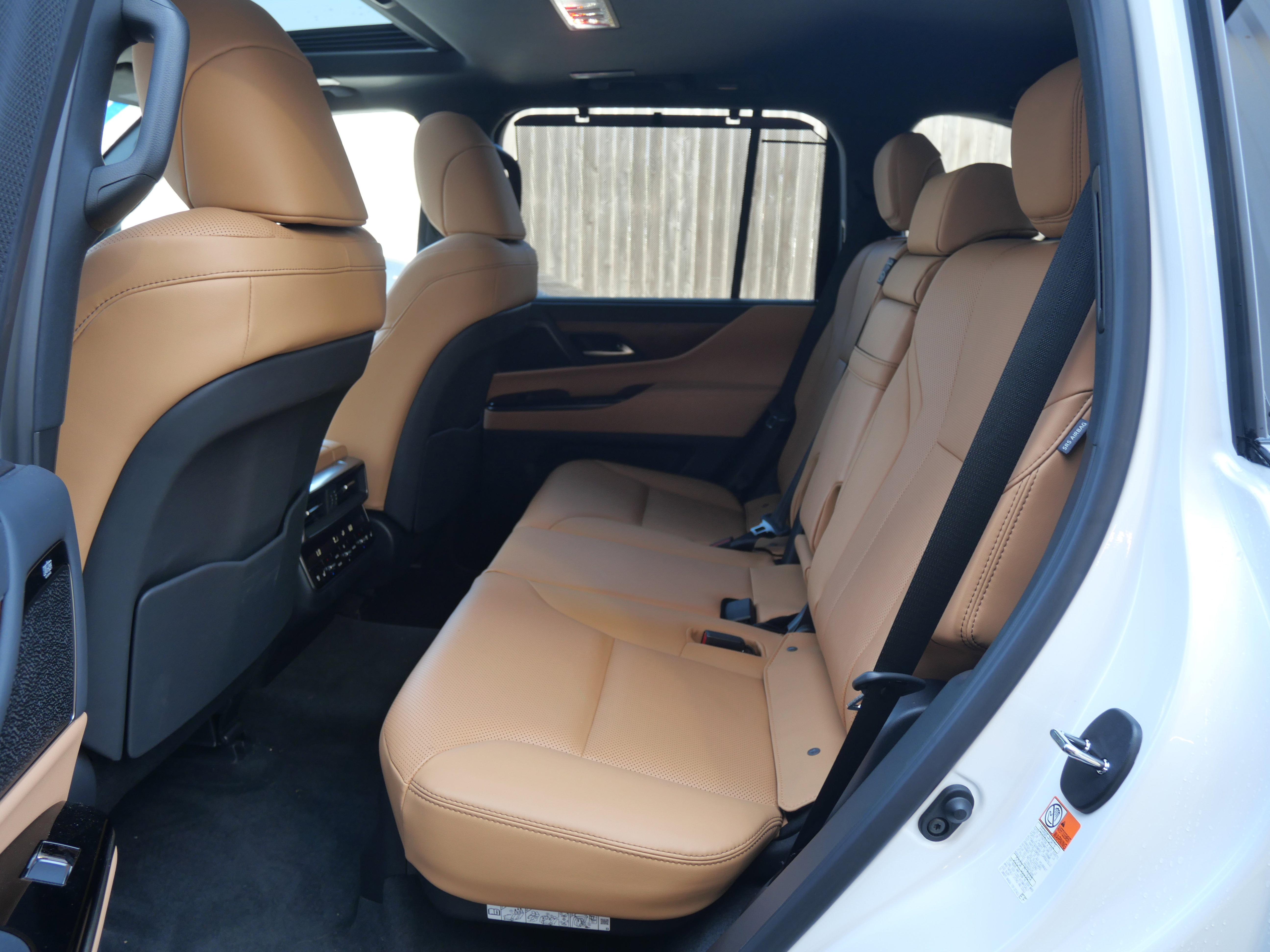 Used 2025 Lexus LX 600 4WD w/ Luxury Package image 9