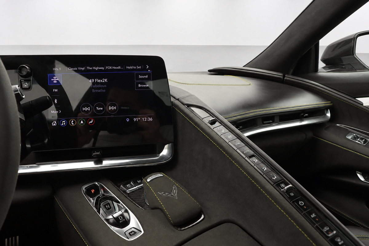 Used 2020 Chevrolet Corvette Stingray Premium Conv w/ 3LT Preferred Equipment Group RWD image 32