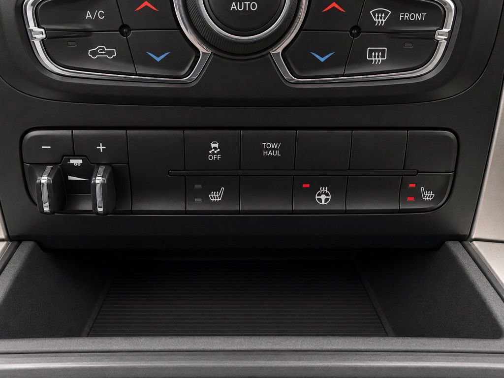 Used 2018 RAM 1500 SLT AWD/4WD image 28