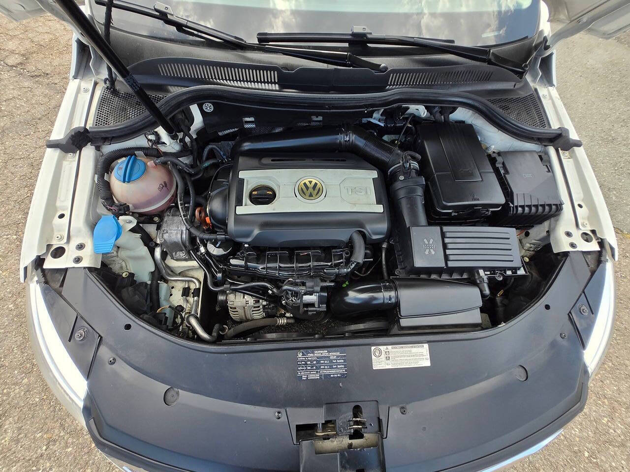 Used 2010 Volkswagen CC Sport FWD image 40