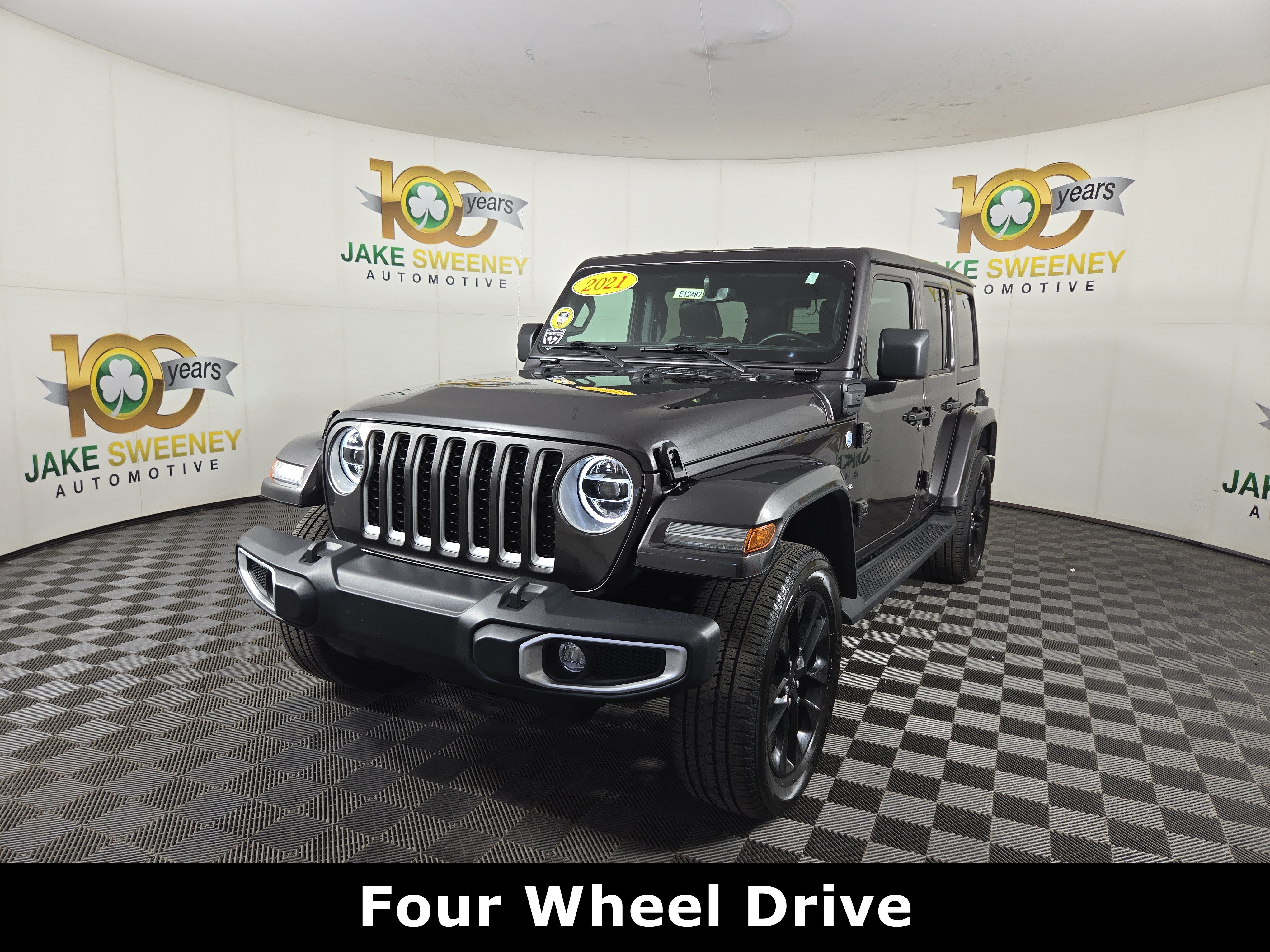 Used 2021 Jeep Wrangler Unlimited Sahara w/ Dual Top Group AWD/4WD image 4