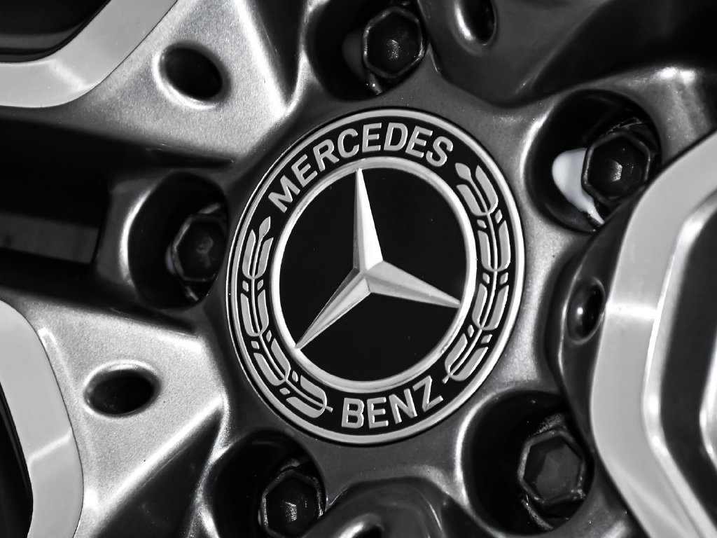 Used 2022 Mercedes-Benz S 500 4MATIC w/ AMG Line Package image 92