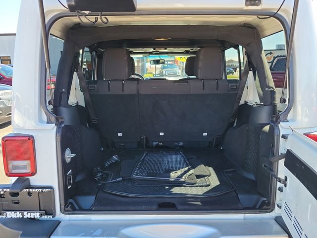 Used 2018 Jeep Wrangler Unlimited Sahara w/ Connectivity Group image 11