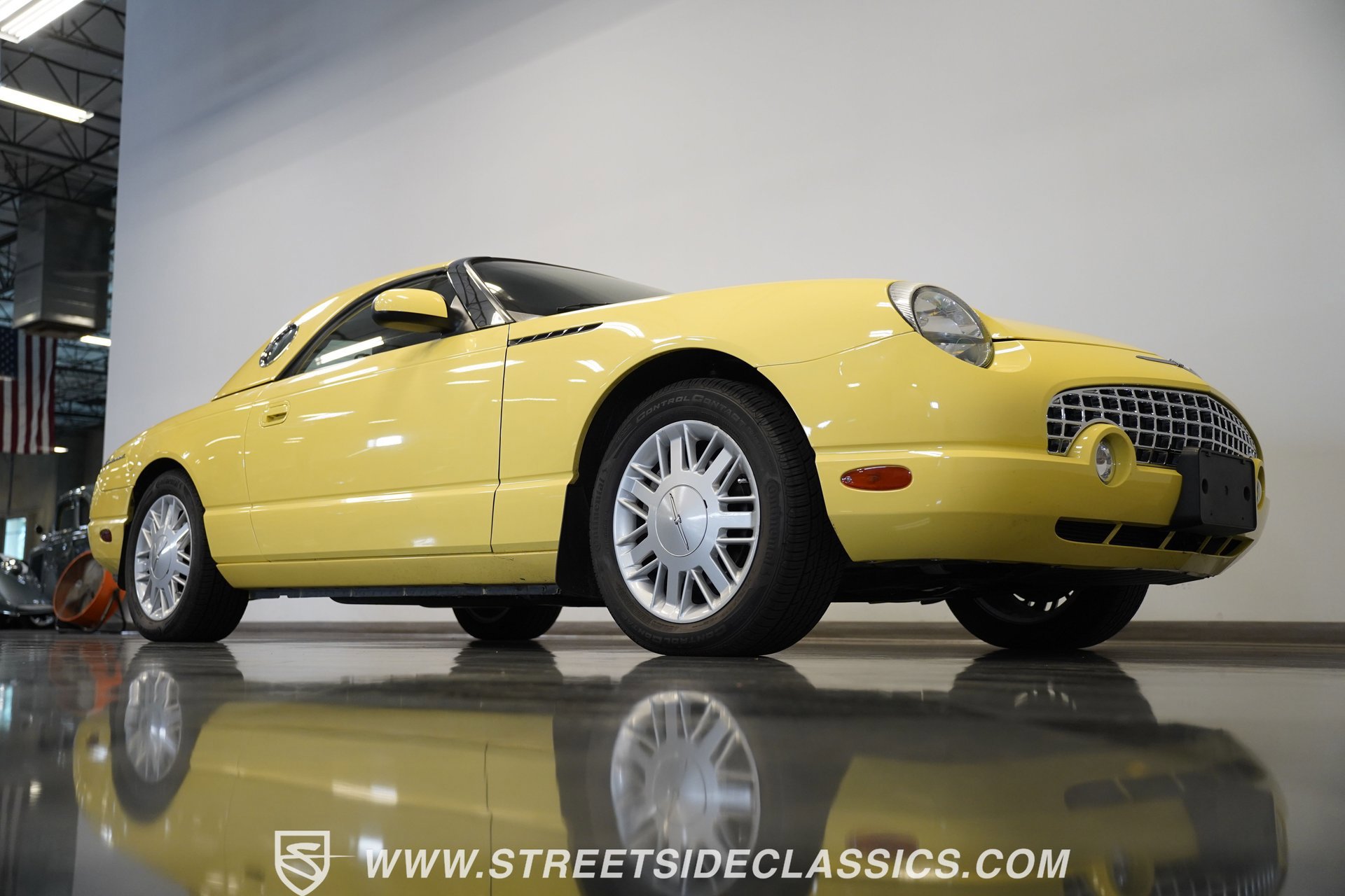 Used 2002 Ford Thunderbird image 21