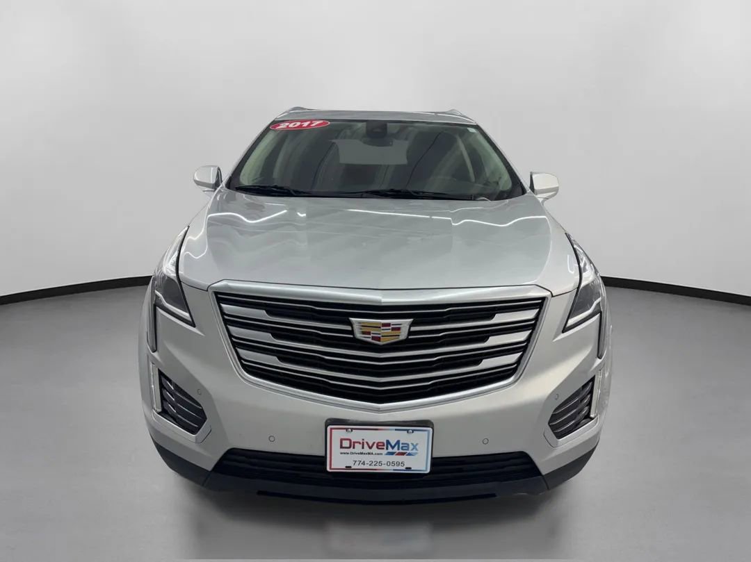 Used 2017 Cadillac XT5 Premium Luxury image 2