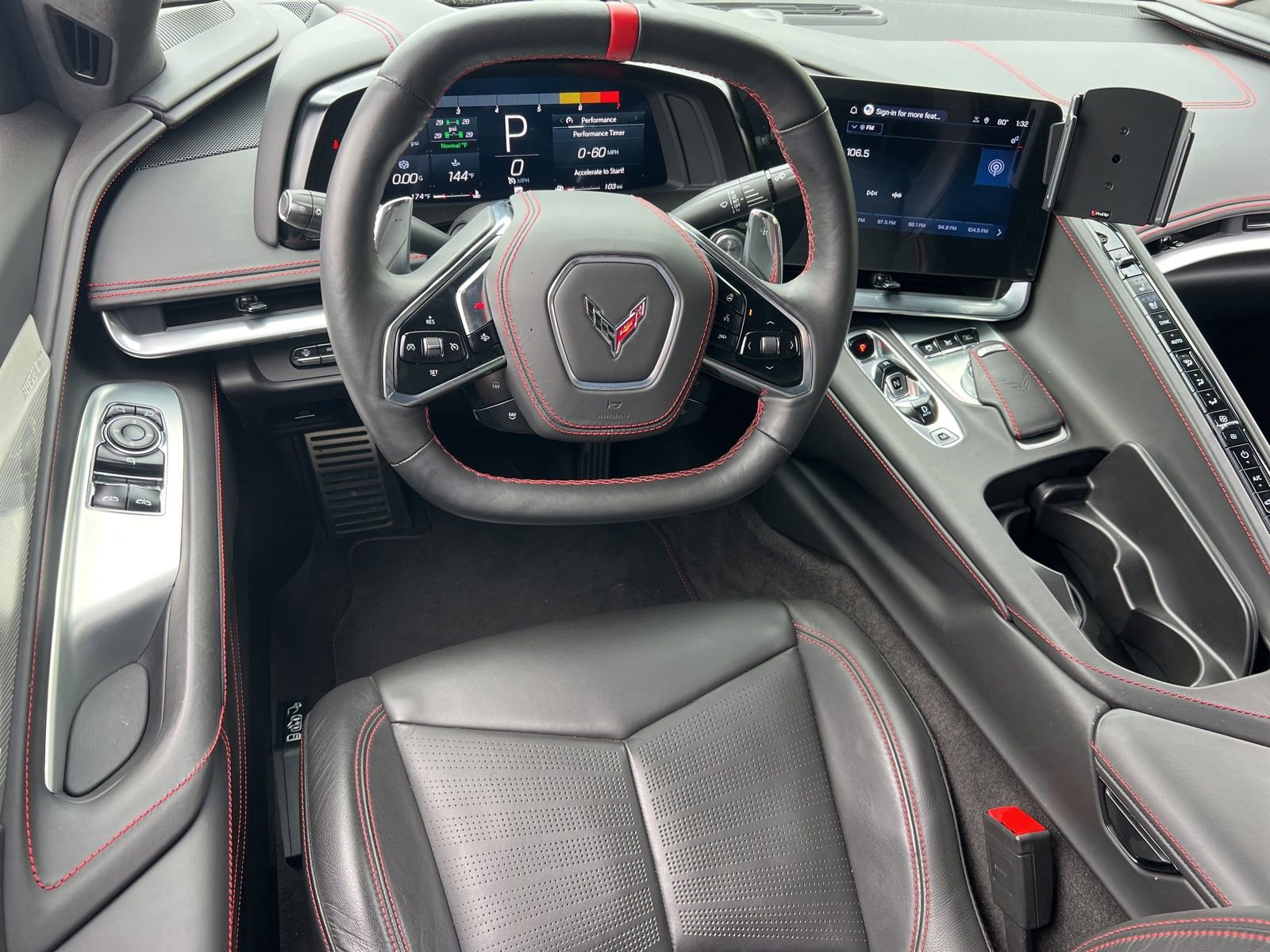 Used 2025 Chevrolet Corvette Stingray Premium Cpe w/ Z51 Performance Package RWD image 40