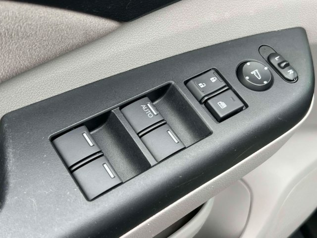 Used 2013 Honda CR-V EX image 16