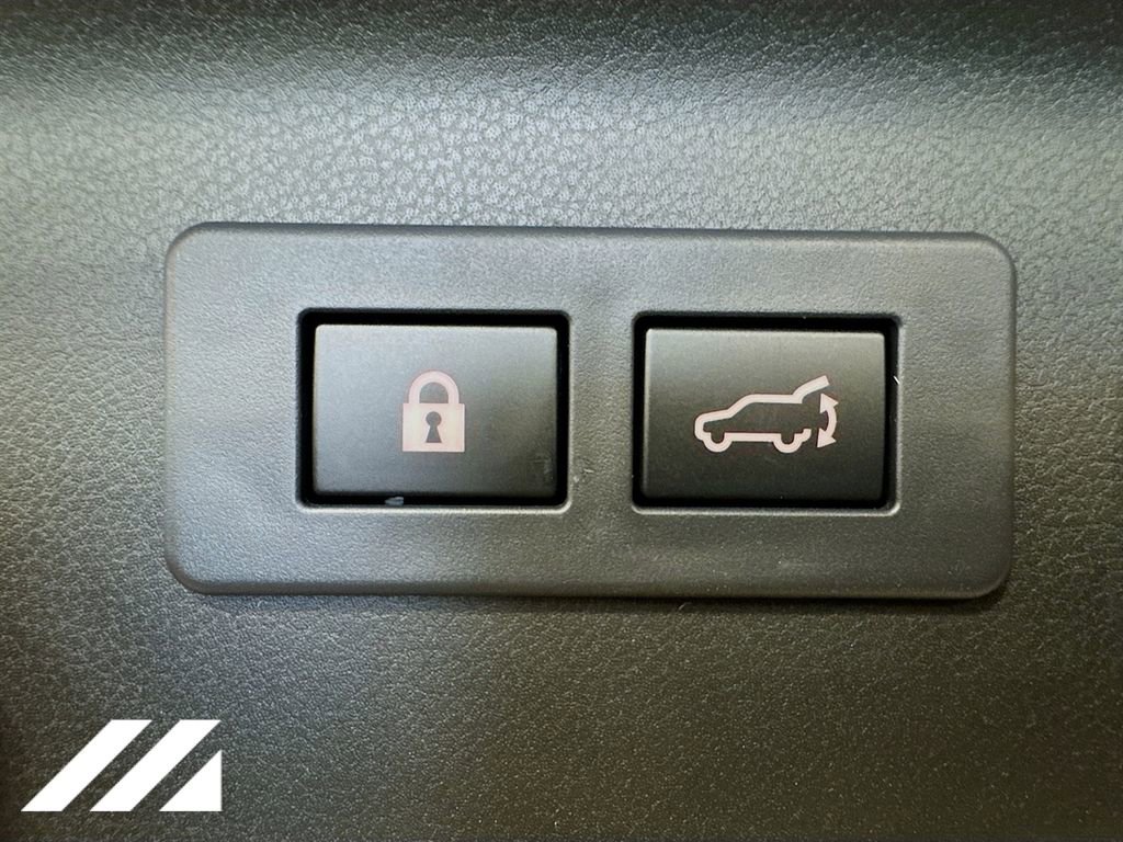 Used 2025 Subaru Forester Touring image 29