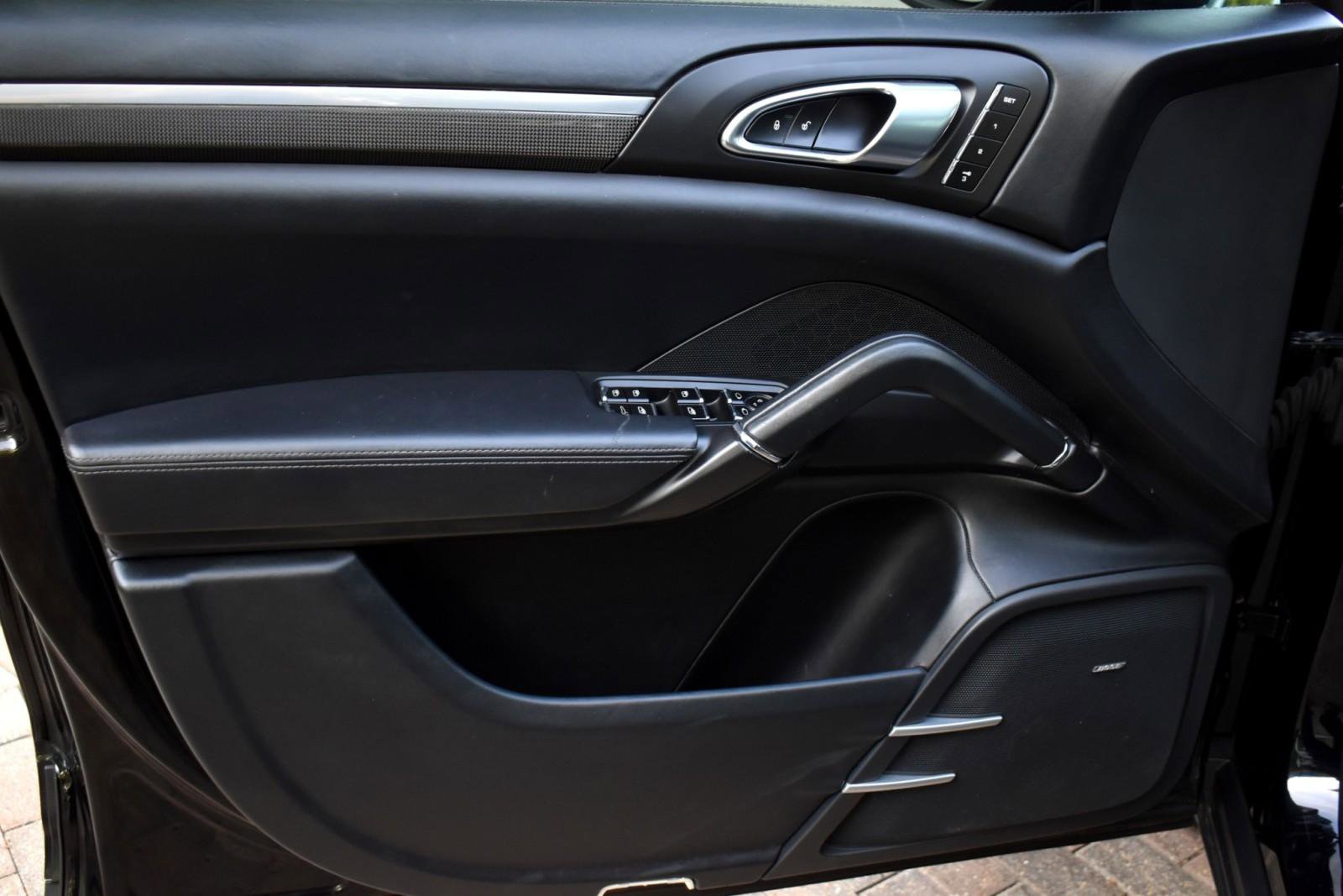 Used 2014 Porsche Cayenne Turbo w/ Comfort Plus Package (PU4) image 28