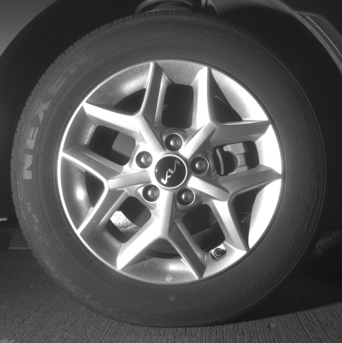 Used 2025 Kia Soul LX w/ LX Technology Package FWD image 13