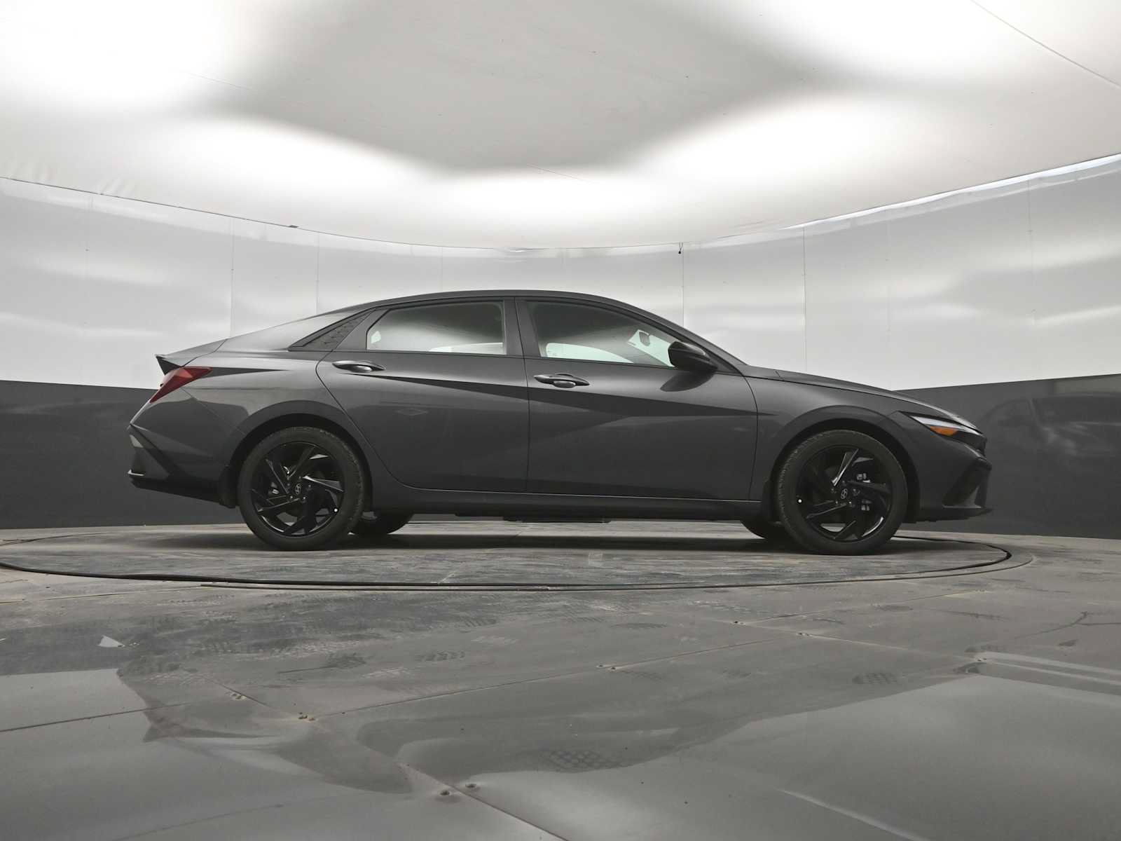 New 2026 Hyundai Elantra SEL Sport FWD image 40