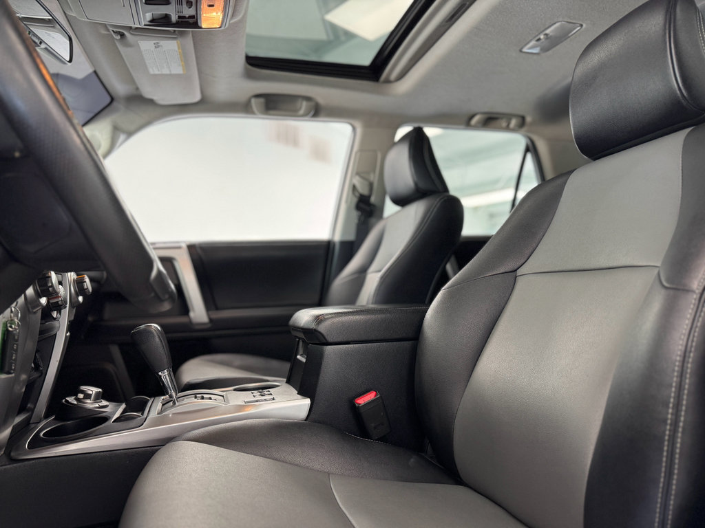 Used 2016 Toyota 4Runner SR5 Premium image 13