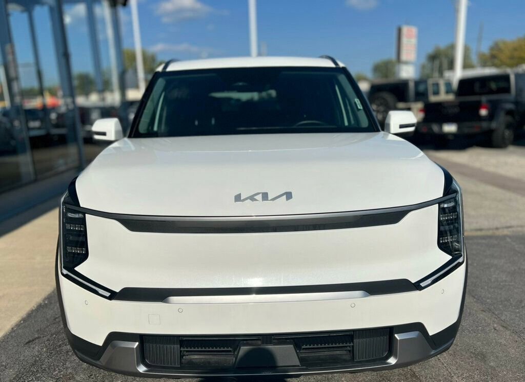 Used 2024 Kia EV9 Wind AWD/4WD image 7