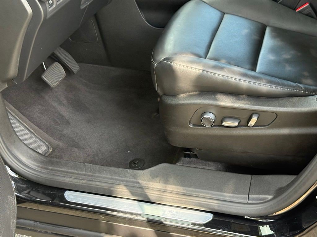Certified 2025 Cadillac XT4 Premium Luxury FWD image 19