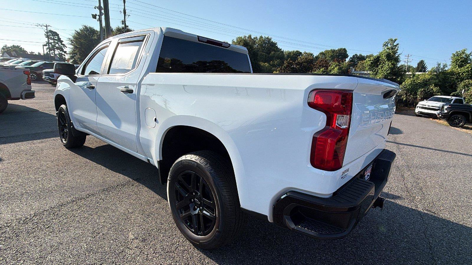 Used 2023 Chevrolet Silverado 1500 Custom Trail Boss AWD/4WD image 10