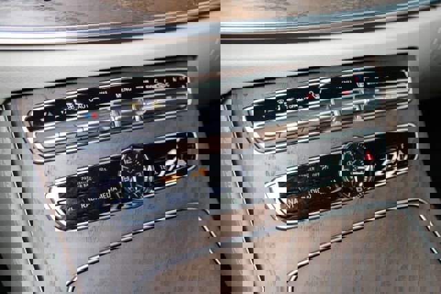 Used 2018 Mercedes-Benz E 300 4MATIC w/ Premium 1 Package image 19