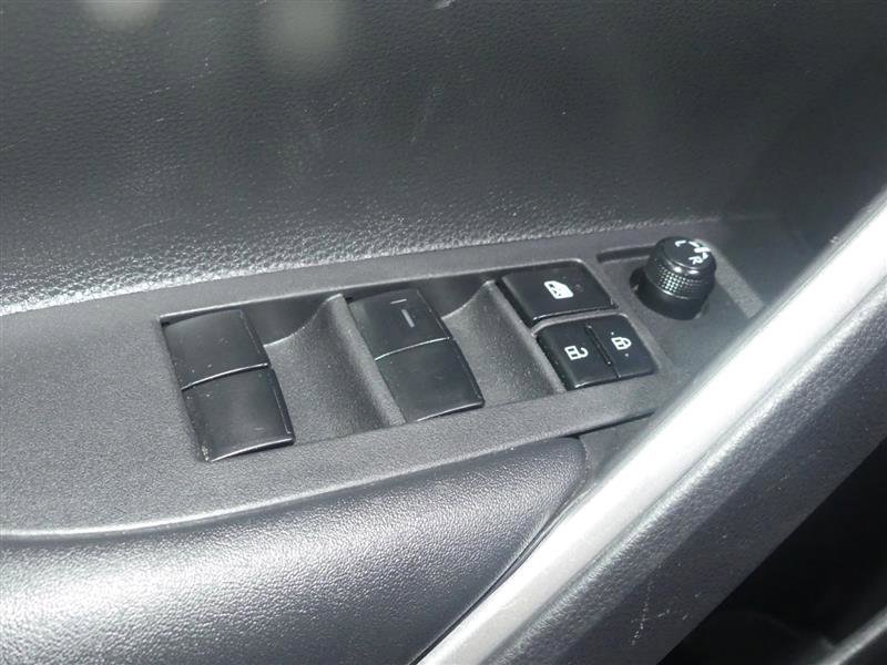 Used 2023 Toyota Corolla Cross L AWD/4WD image 19