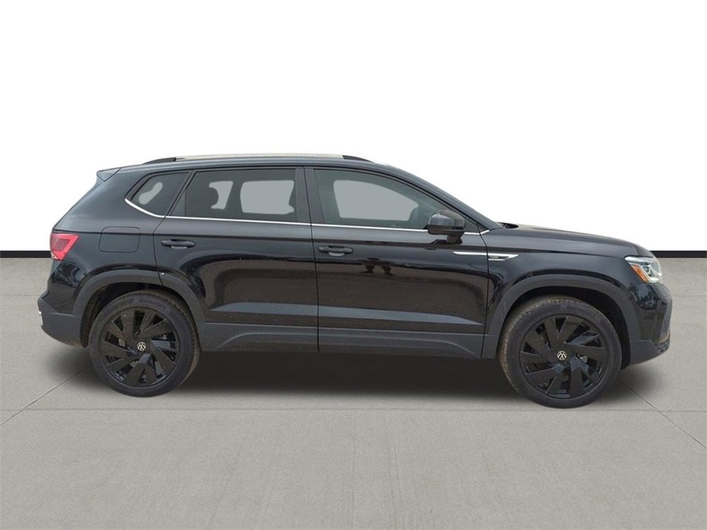 New 2024 Volkswagen Taos SEL image 7