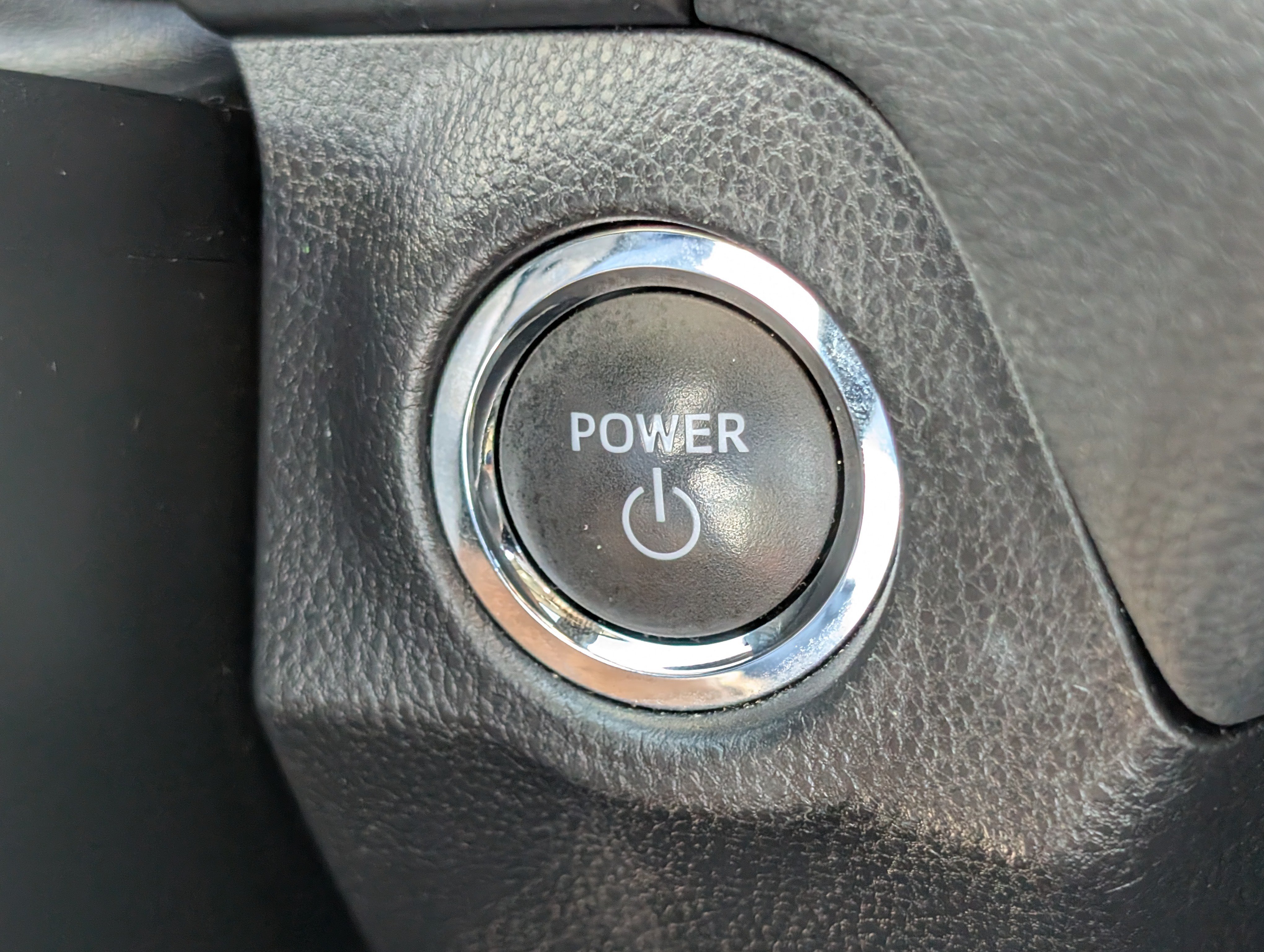 Used 2025 Toyota RAV4 XLE AWD/4WD image 24