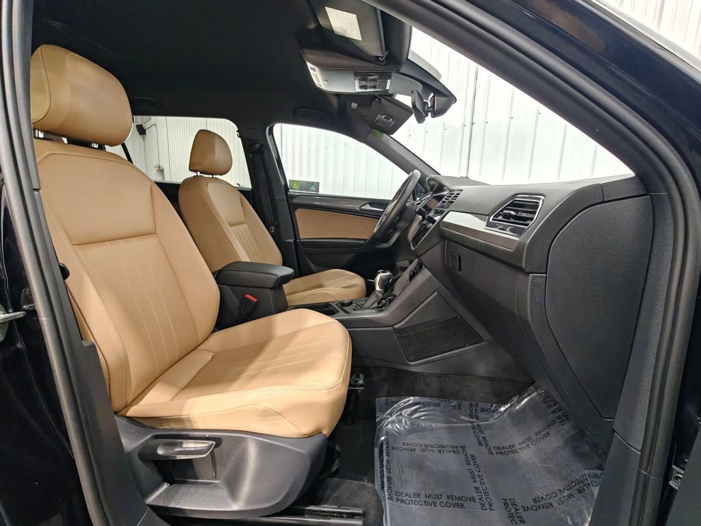 Used 2023 Volkswagen Tiguan SE AWD/4WD image 24