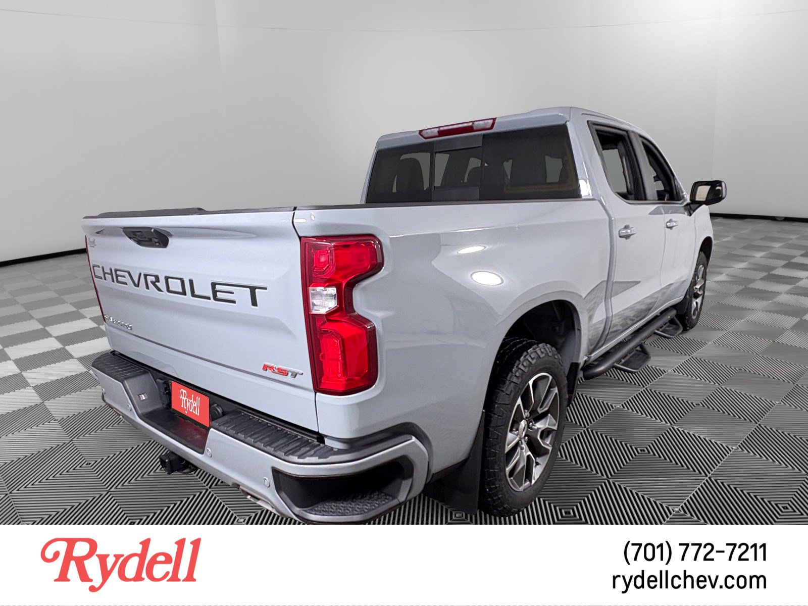 Used 2024 Chevrolet Silverado 1500 RST w/ Convenience Package II image 5