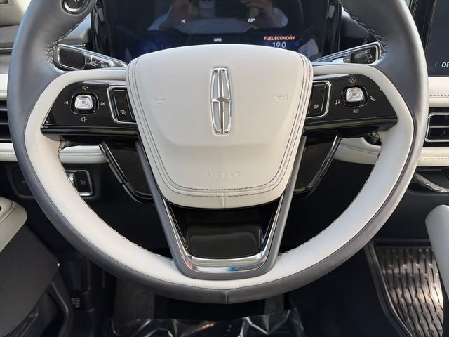 Used 2026 Lincoln Aviator AWD image 31
