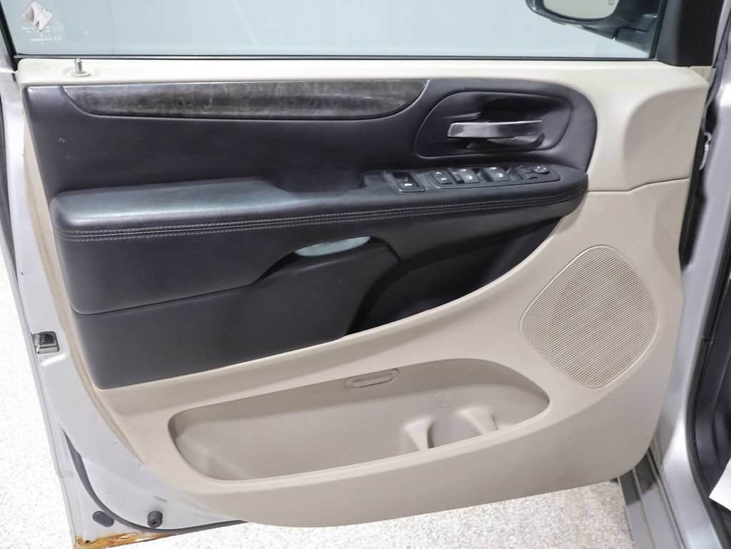 Used 2012 Dodge Grand Caravan Crew w/ Crew Value Pkg FWD image 21