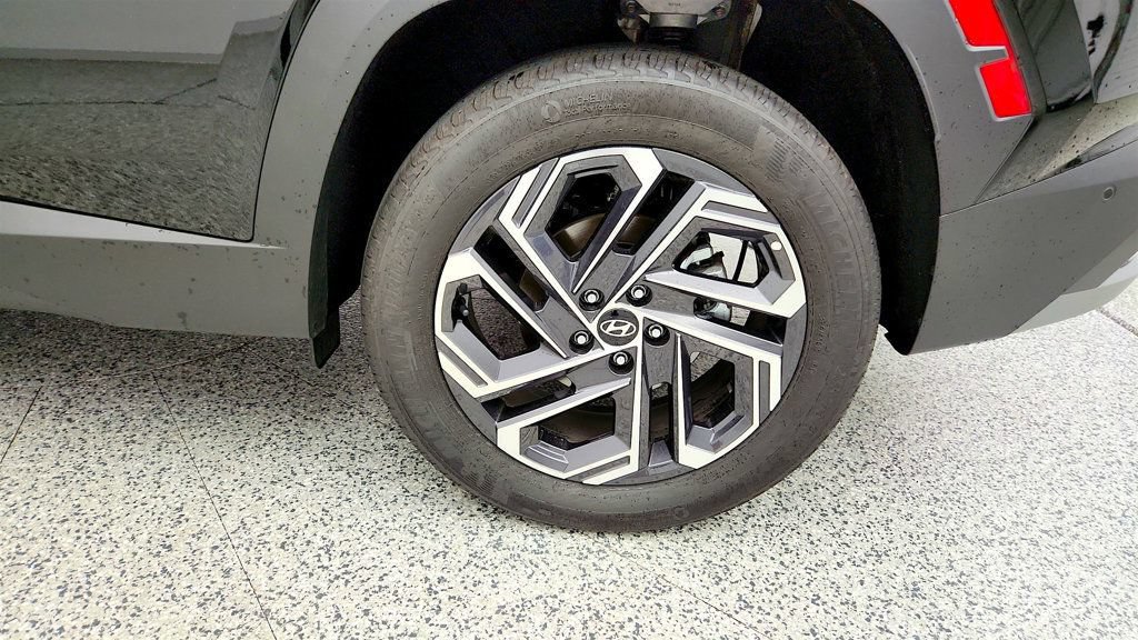 Used 2026 Hyundai Tucson Limited AWD/4WD image 9