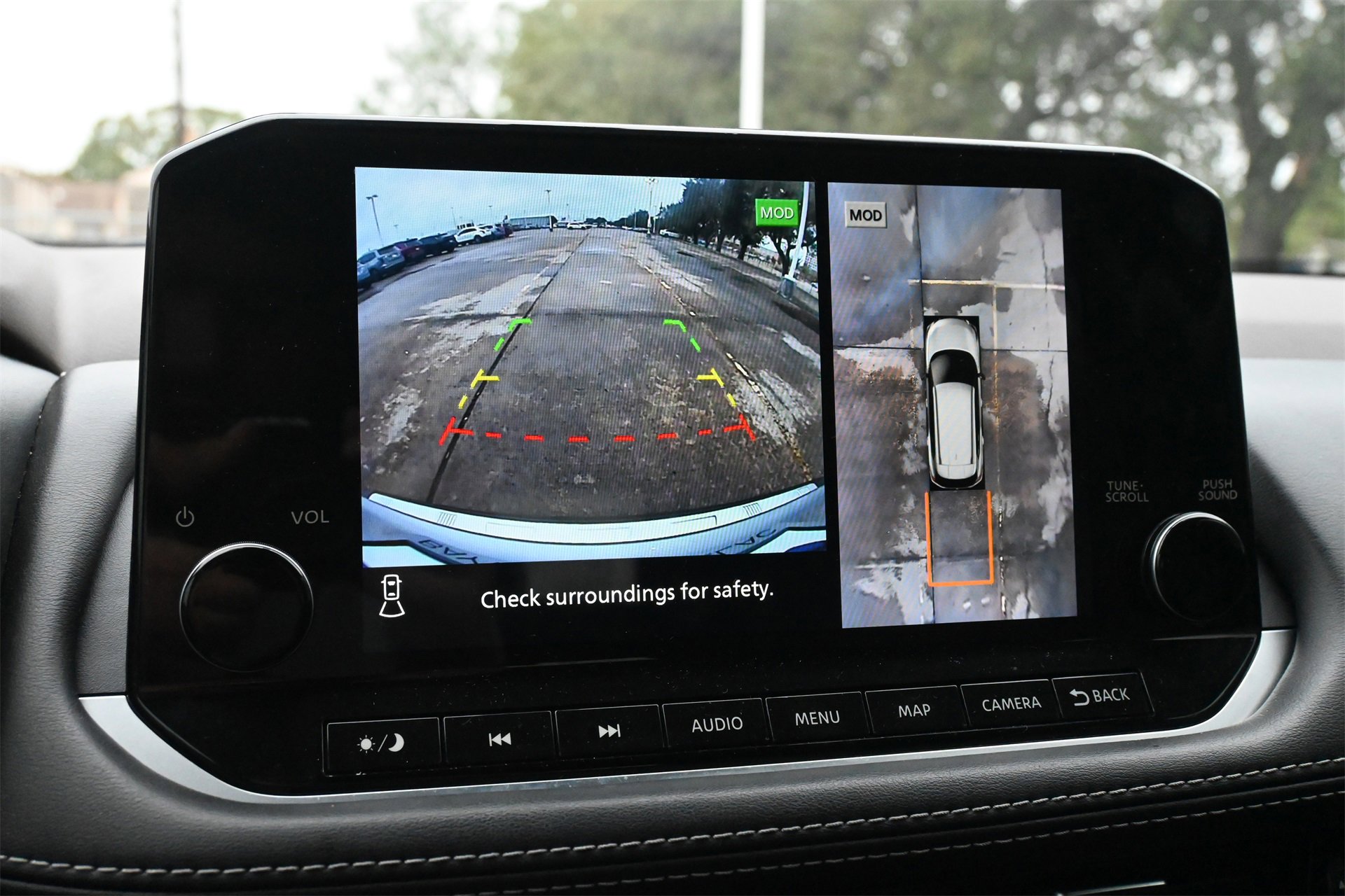 Used 2023 Nissan Rogue SL w/ SL Premium Package image 13