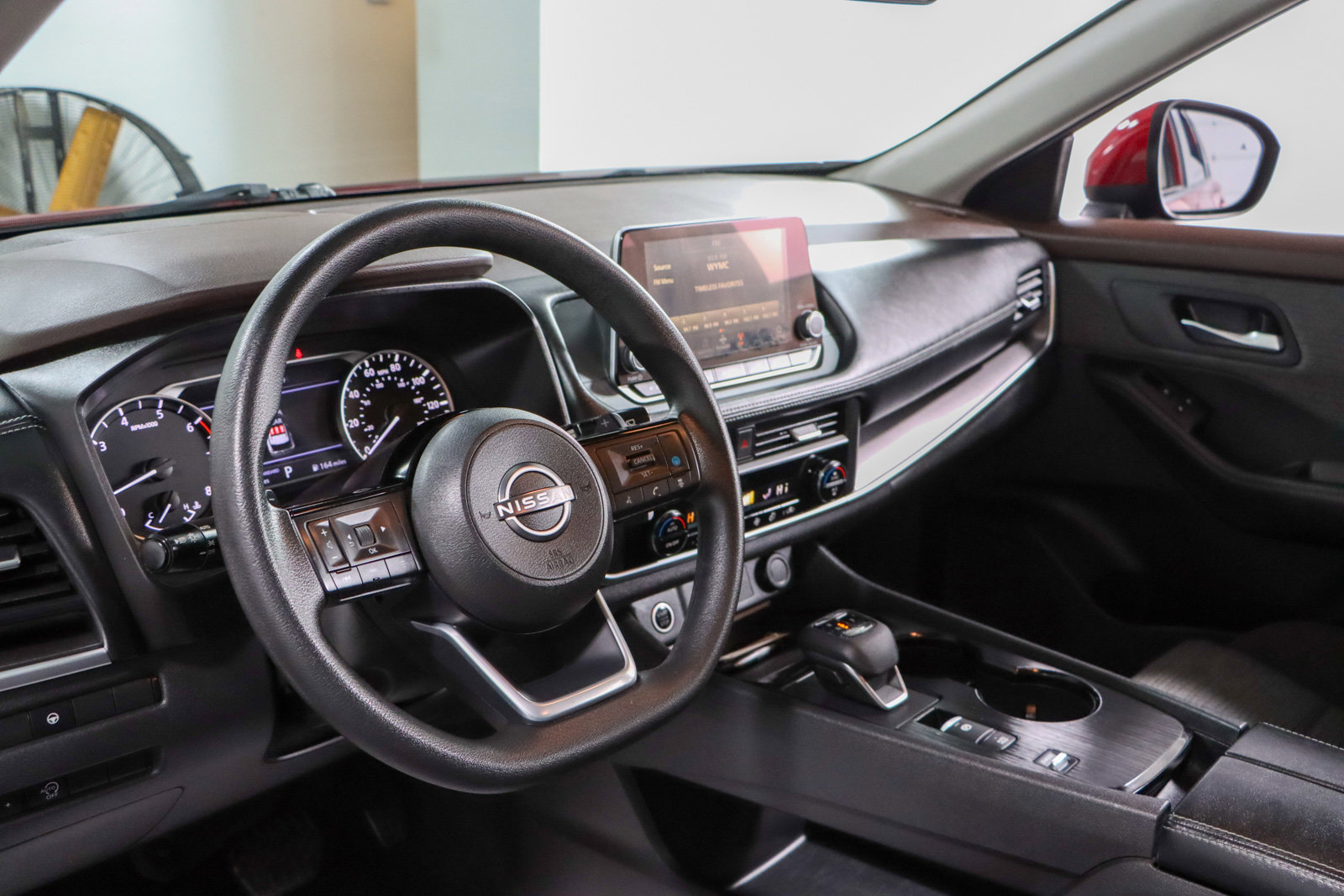 Used 2023 Nissan Rogue SV image 22