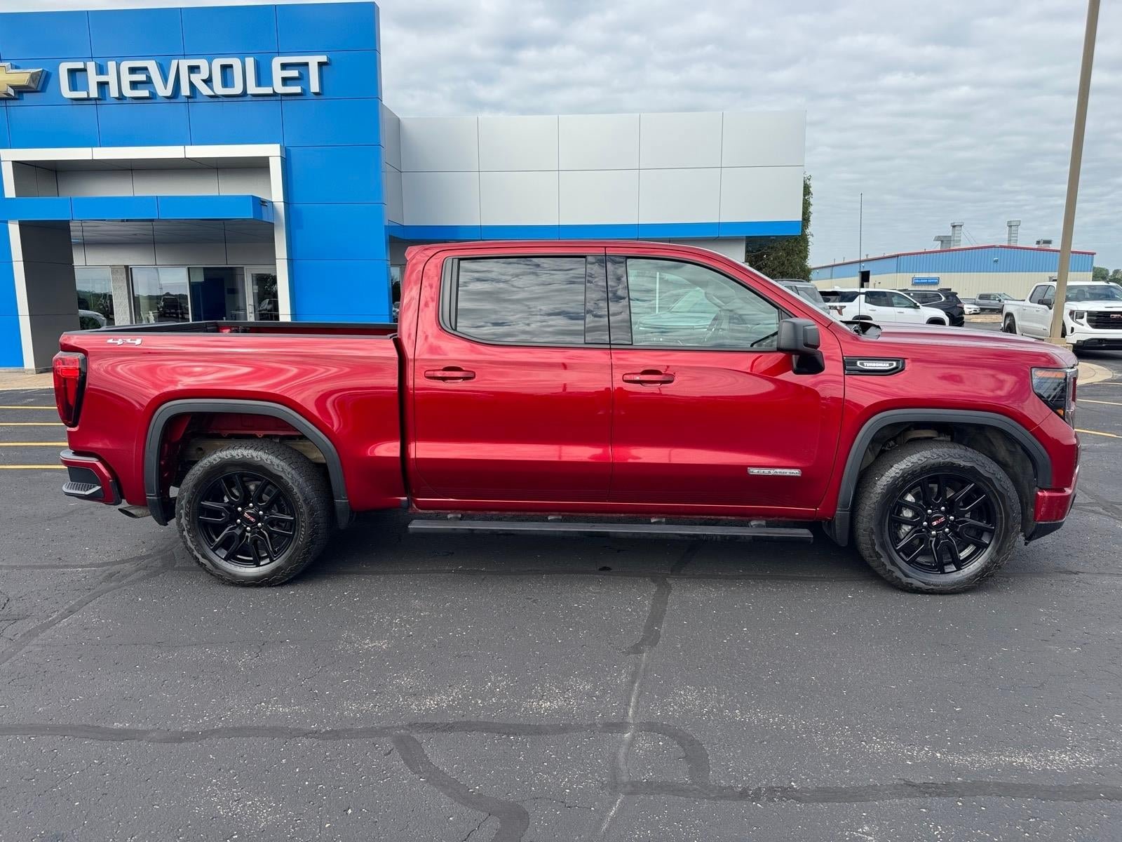Used 2024 GMC Sierra 1500 Elevation AWD/4WD image 2
