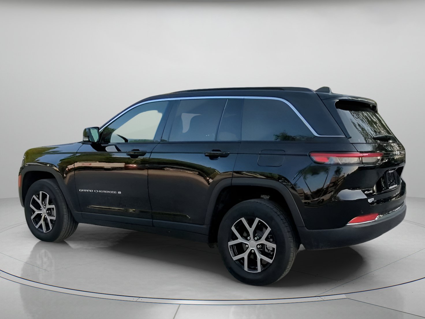 Used 2025 Jeep Grand Cherokee Limited AWD/4WD image 19