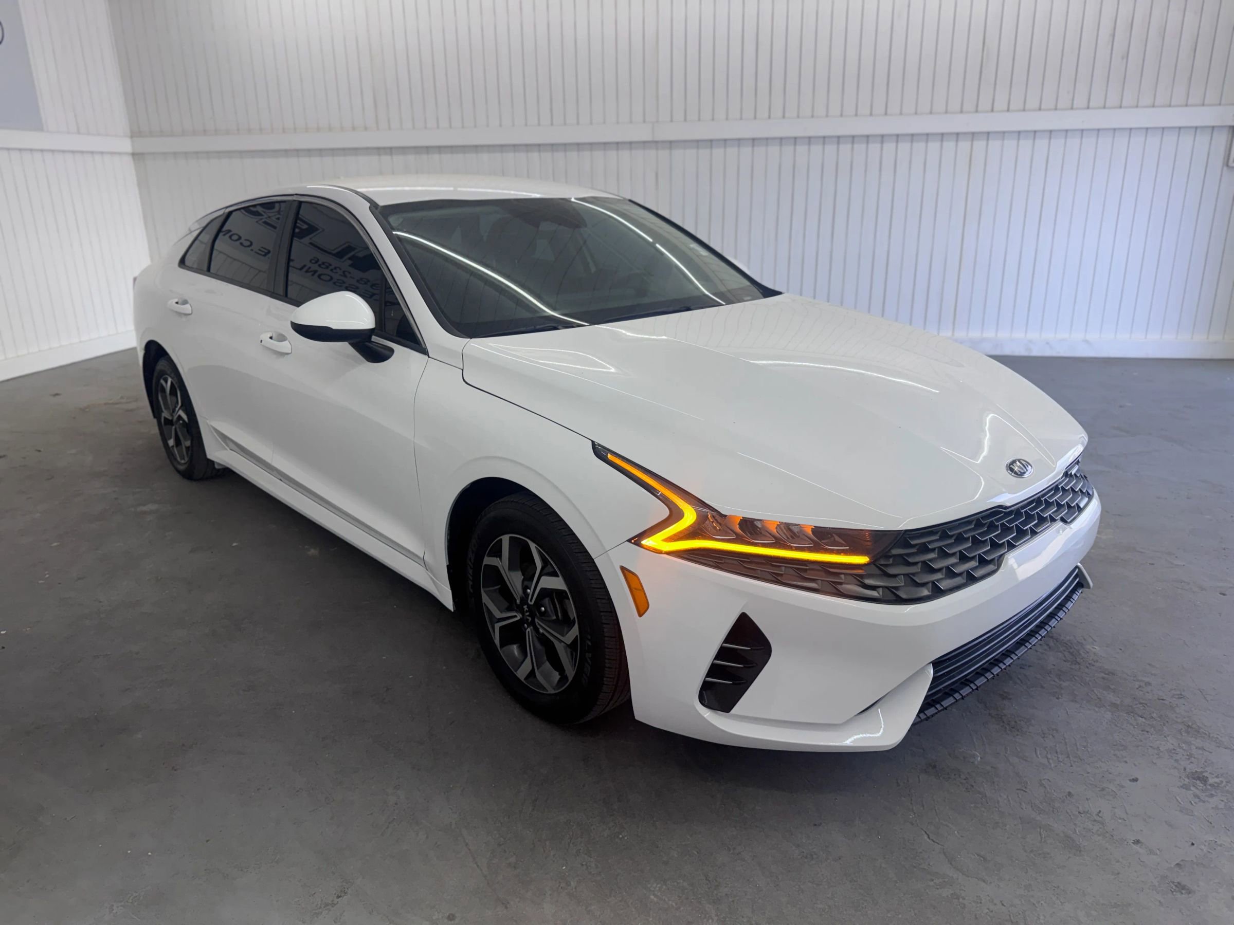 Used 2021 Kia K5 LXS image 3