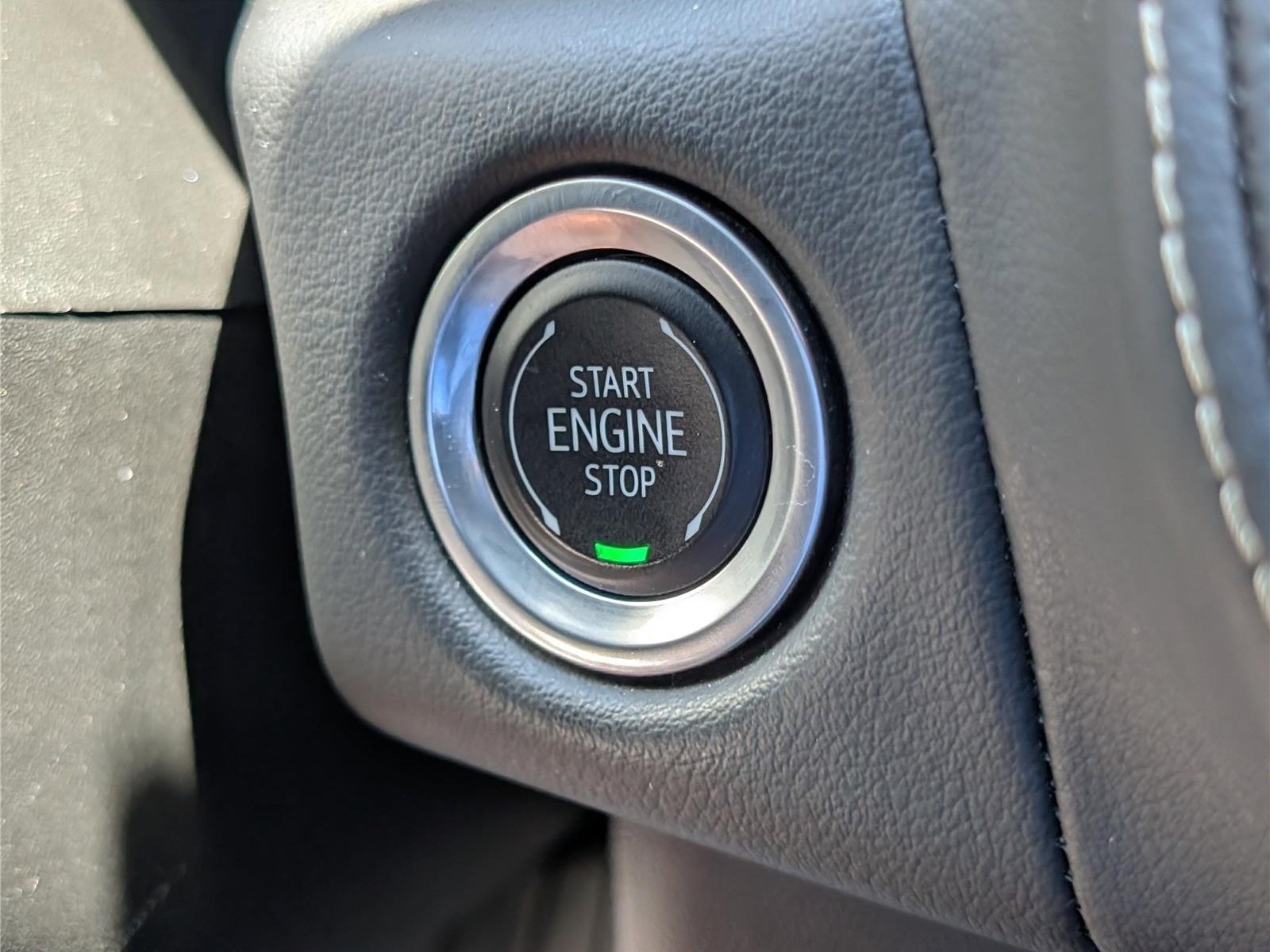 Used 2024 GMC Yukon SLT AWD/4WD image 28